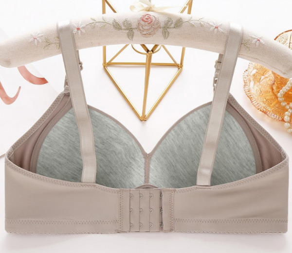 Adjustable strap bra for fashionable party wear